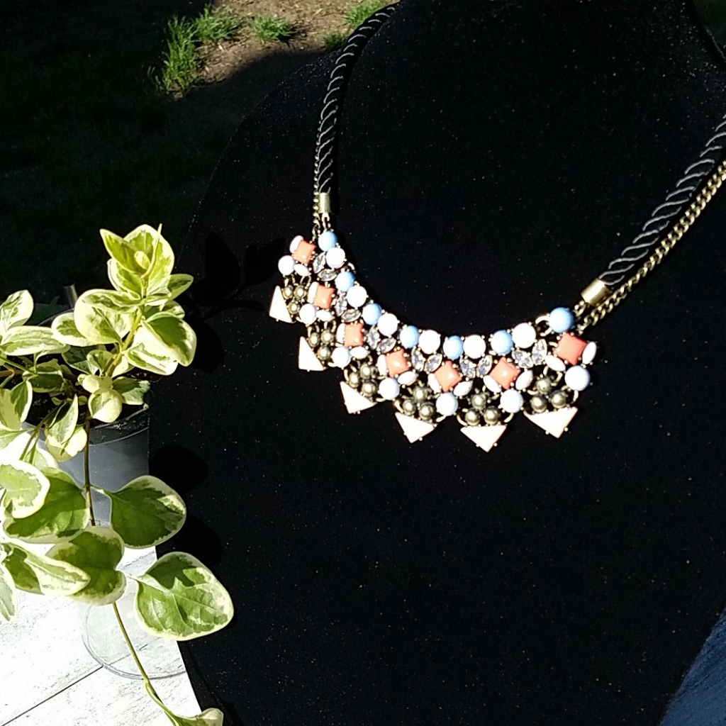 Sugarfix Bib Statement Necklace 12$